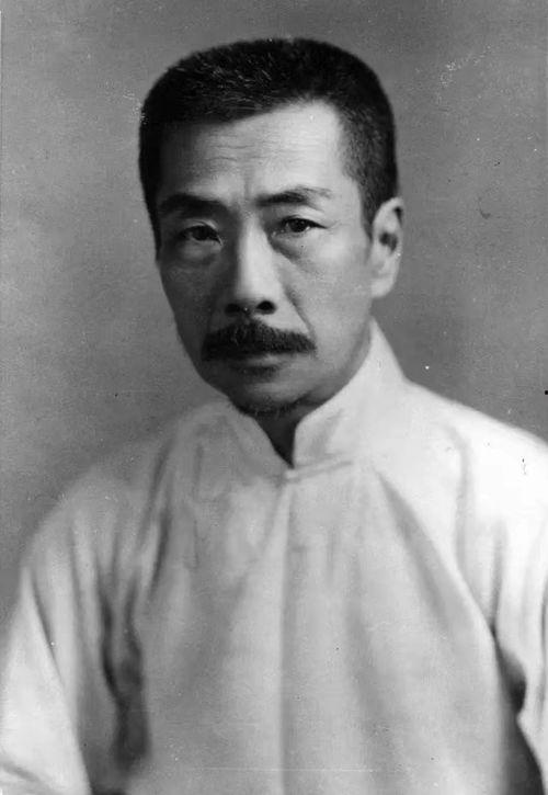 鲁迅批评人们吃瓜的话,吃瓜群众的盲目与反思